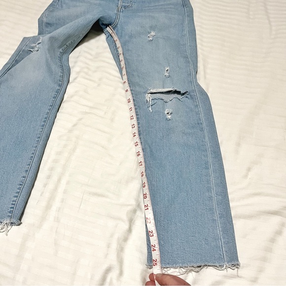 Levi's Wedgie Straight High Rise Raw Hem Distressed Jean Blue size 28 - Picture 16 of 16